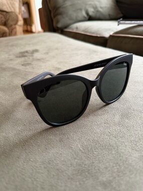 Quay Australia Black Cat-Eye Sunglasses